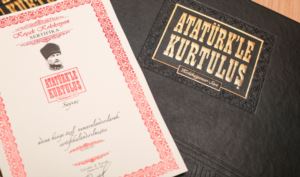 Atatürk'le Kurtuluş Koleksiyon Edisyon